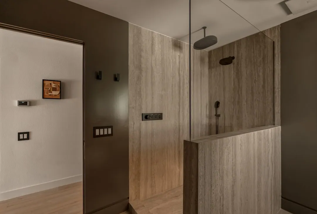 Frameless Glass Enclosure